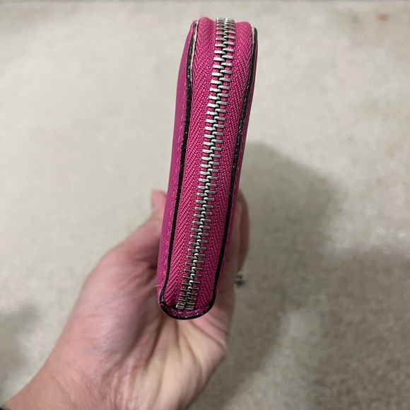 Authentic MK wallet - Picture 3 of 8